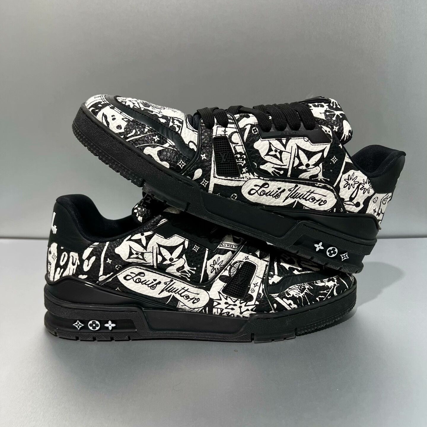 Louis Vuitton Louis Vuitton Trainer Black White Graffiti Sneakers Size US 9 / EU 42 - 2 Thumbnail