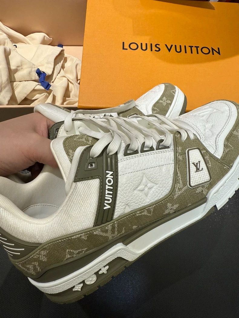 Louis Vuitton Louis Vuitton New Gray Green Sneakers Size US 8.5 / EU 41-42 - 4 Thumbnail