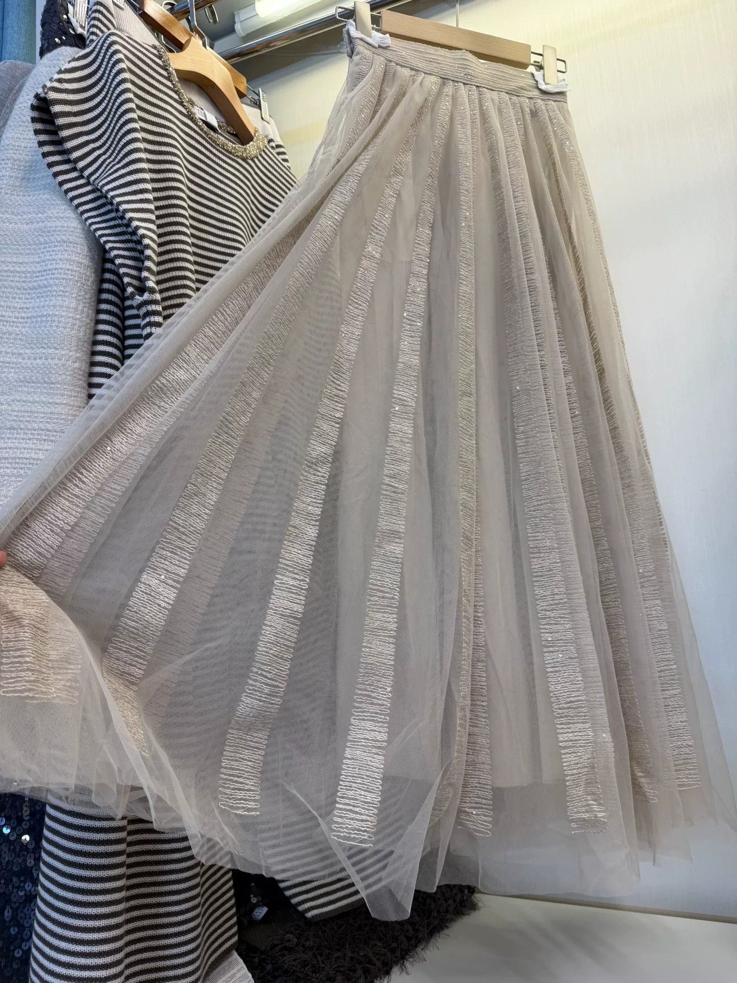 Brunello Cucinelli Brunello Cucinelli Sequin Midi Skirt Size US 36 / EU 52 - 5 Thumbnail