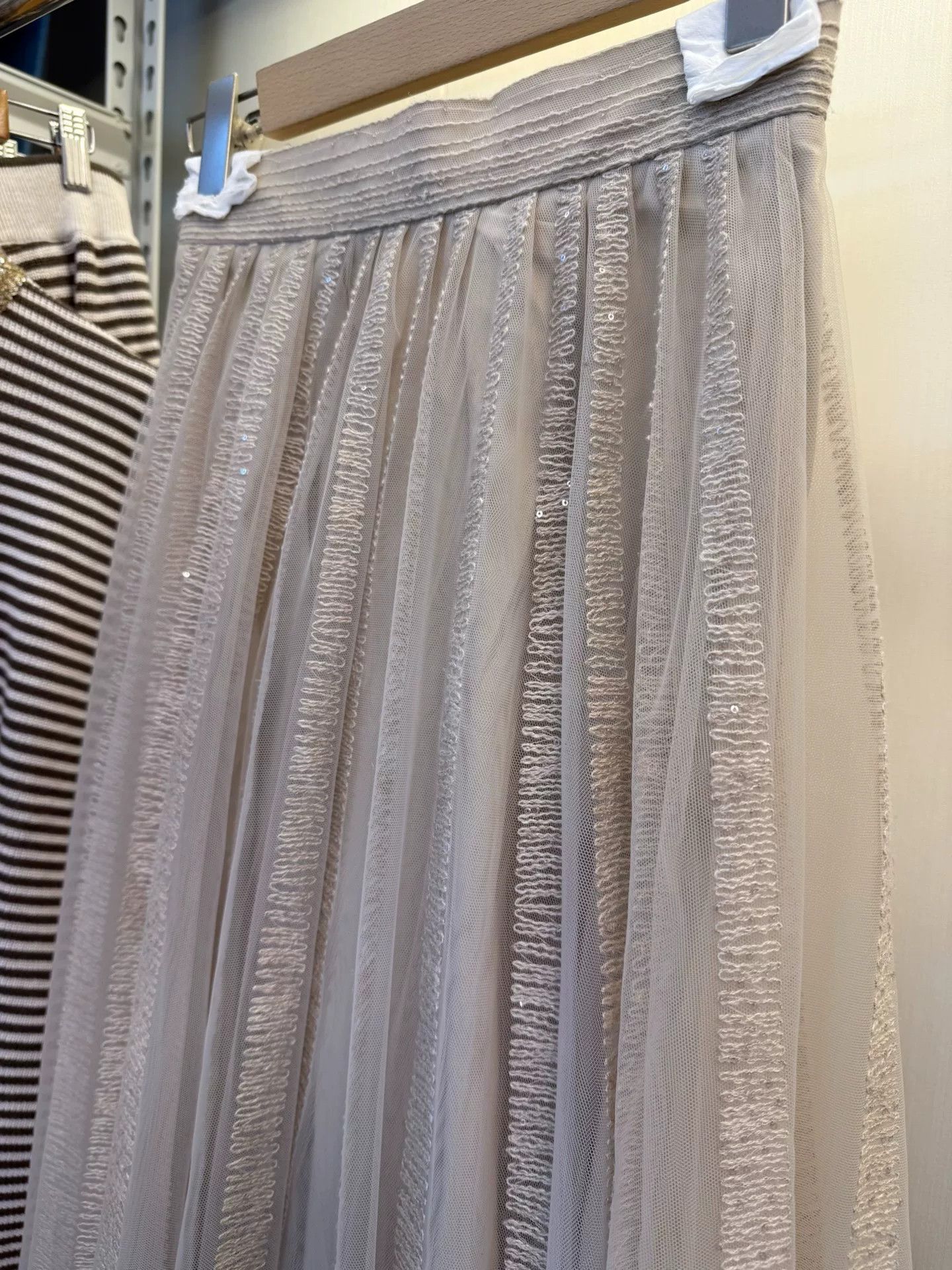 Brunello Cucinelli Brunello Cucinelli Sequin Midi Skirt Size US 36 / EU 52 - 2 Thumbnail