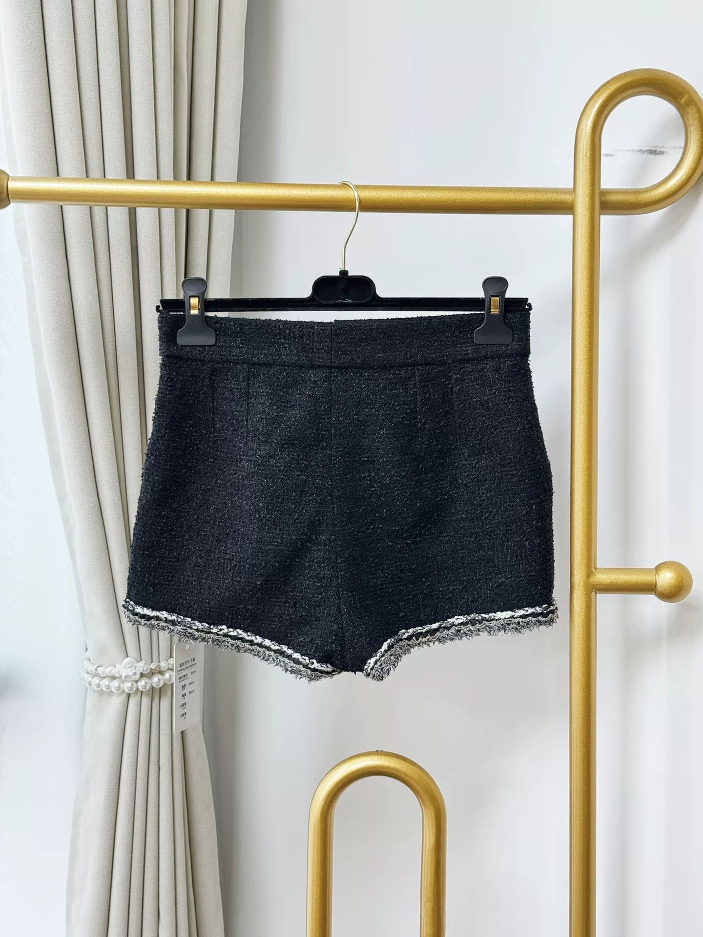 Chanel Chanel 20P Silver Trim Black Tweed Shorts Size US 36 / EU 52 - 2 Thumbnail