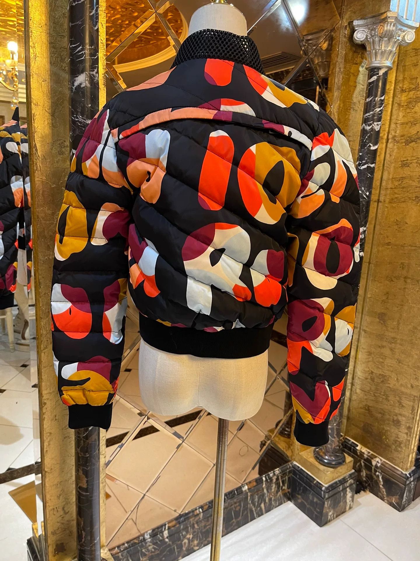 Fendi Fendi Reversible Logo Puffer Jacket Size US M / EU 48-50 / 2 - 3 Thumbnail