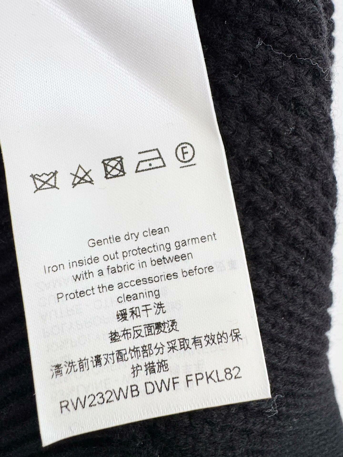 Louis Vuitton Louis Vuitton Black Sweater L Size Size US L / EU 52-54 / 3 - 4 Thumbnail
