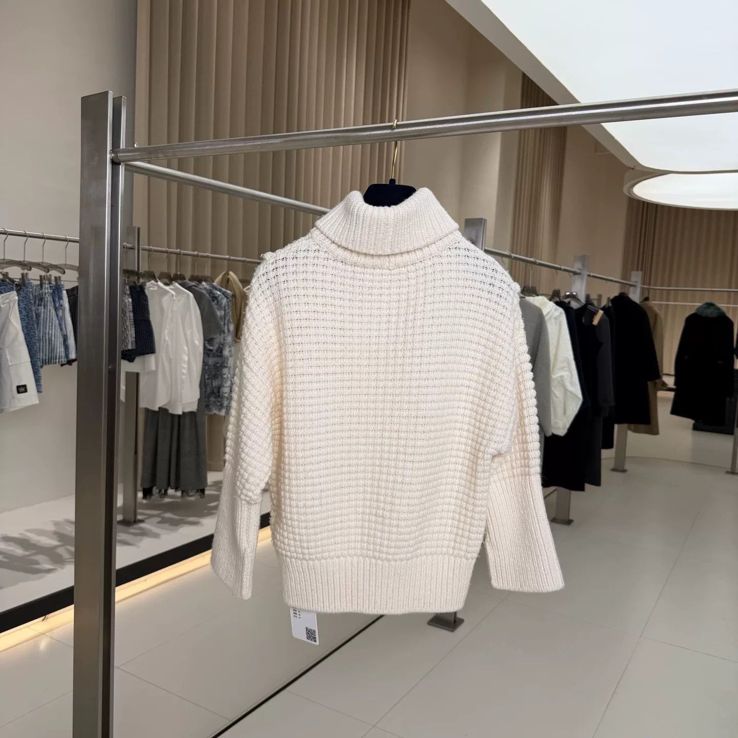 Hermes Hermes Off-White Wool Turtleneck Sweater Size US M / EU 48-50 / 2 - 2 Thumbnail