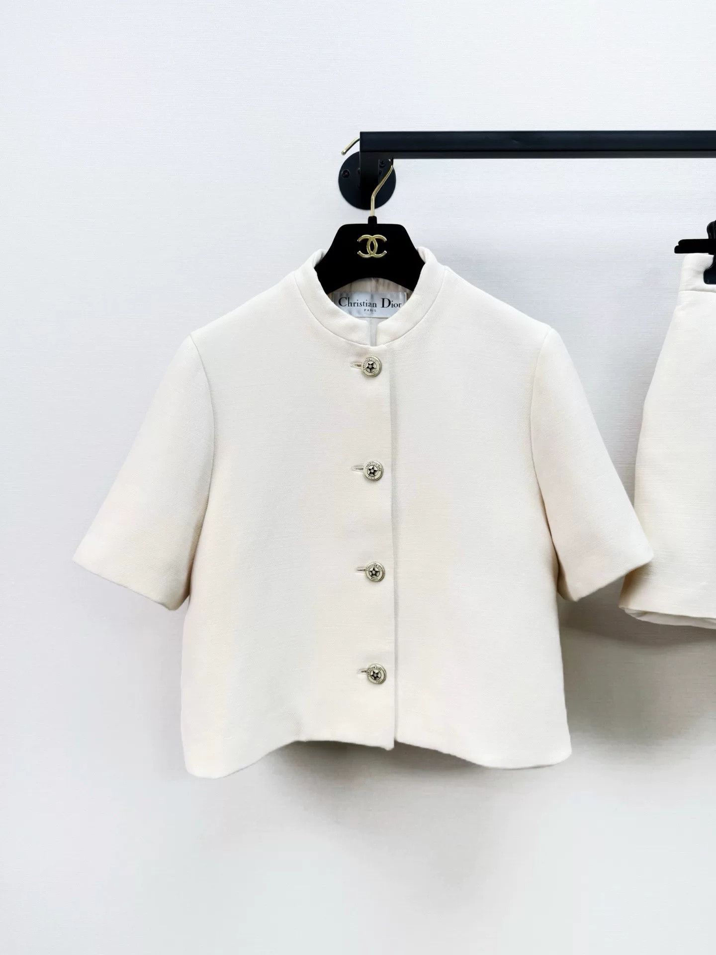 Dior dior wool silk short jacket and shorts set Size US S / EU 44-46 / 1 - 2 Thumbnail