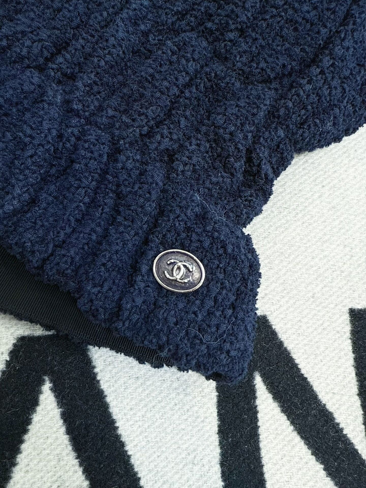 Chanel chanel deep blue chain shoulder top Size US S / EU 44-46 / 1 - 2 Thumbnail