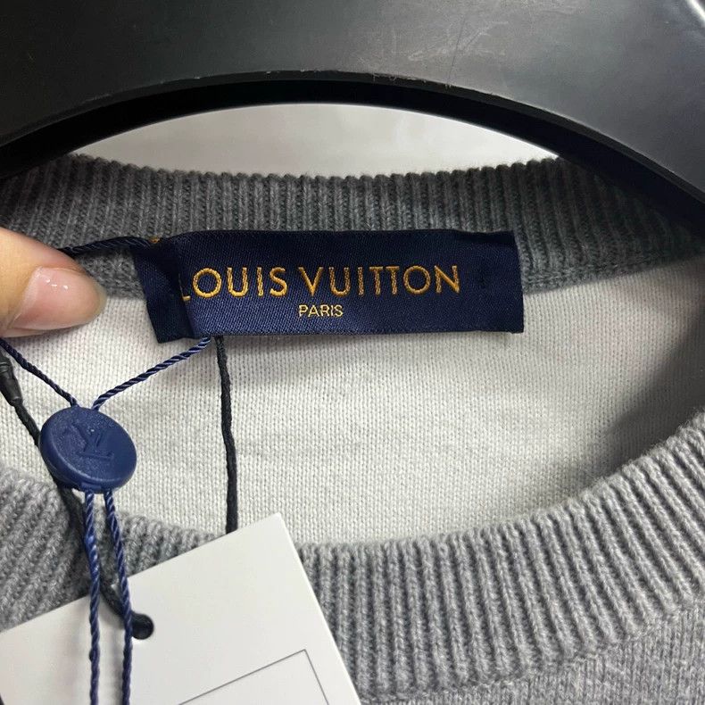 Louis Vuitton Louis Vuitton Gray Gradient Knit Sweater Size US S / EU 44-46 / 1 - 3 Thumbnail