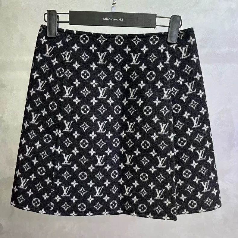 Louis Vuitton Louis Vuitton Black Logo Print Mini Skirt Size US 34 / EU 50 - 5 Thumbnail