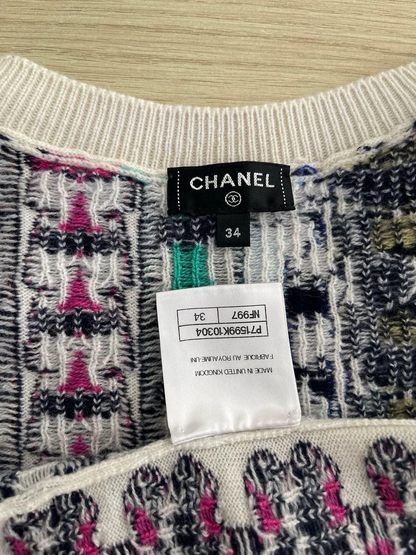 Chanel Chanel 2021 Rainbow Logo Sweater Size US XS / EU 42 / 0 - 3 Thumbnail