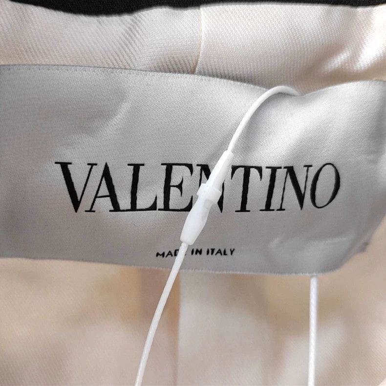 Valentino Valentino Red Lace Embroidery Jacket Size US S / EU 44-46 / 1 - 5 Thumbnail