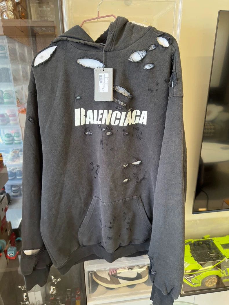 Balenciaga Balenciaga Distressed Lettering Hoodie Size US XS / EU 42 / 0 - 6 Thumbnail