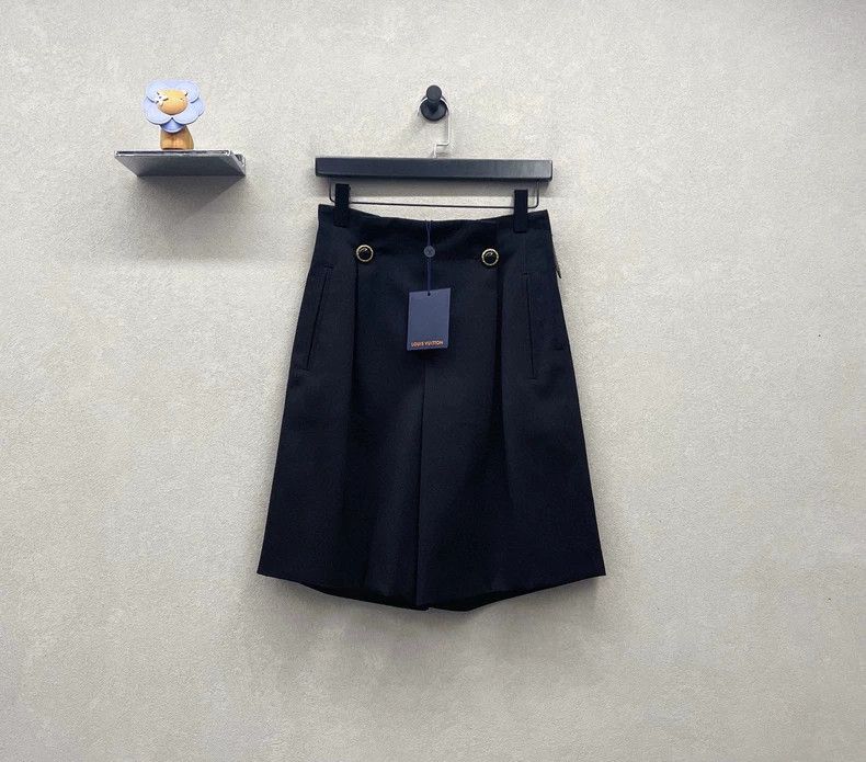 Louis Vuitton LV Solid Pleated Wool Shorts Size US 34 / EU 50 - 2 Thumbnail