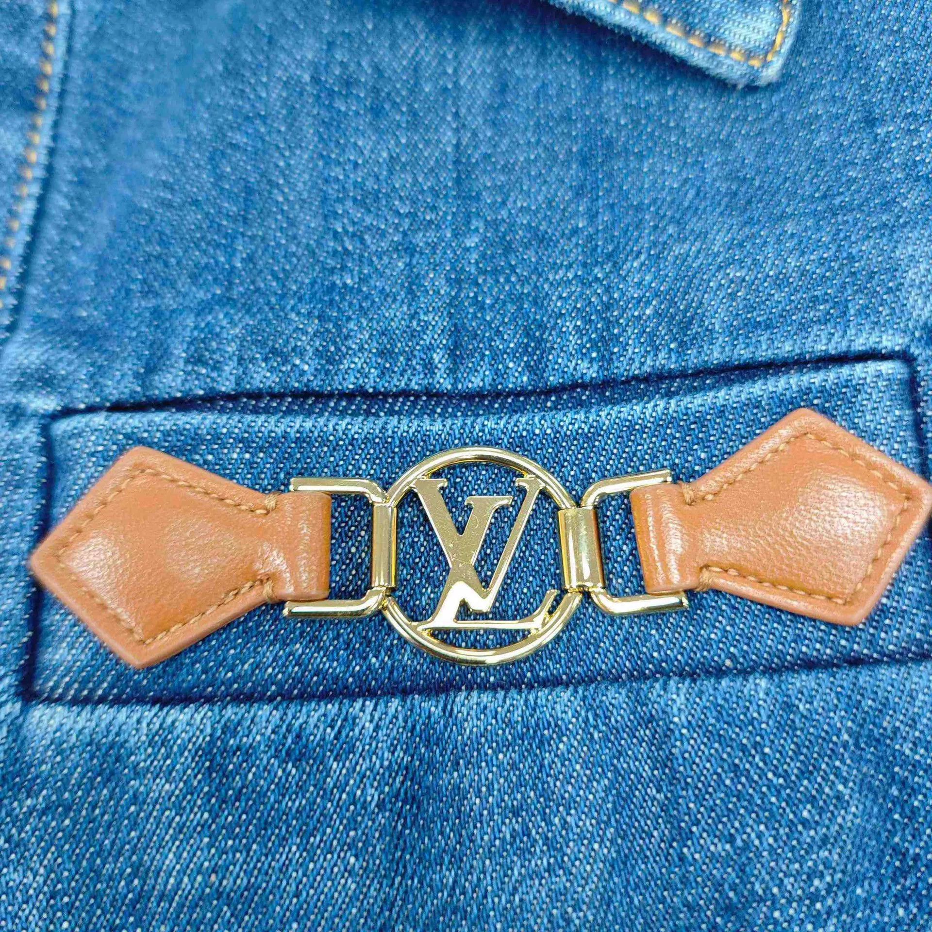 Louis Vuitton LV Washed Blue Denim Jacket with Metal Label Size US XS / EU 42 / 0 - 7 Thumbnail