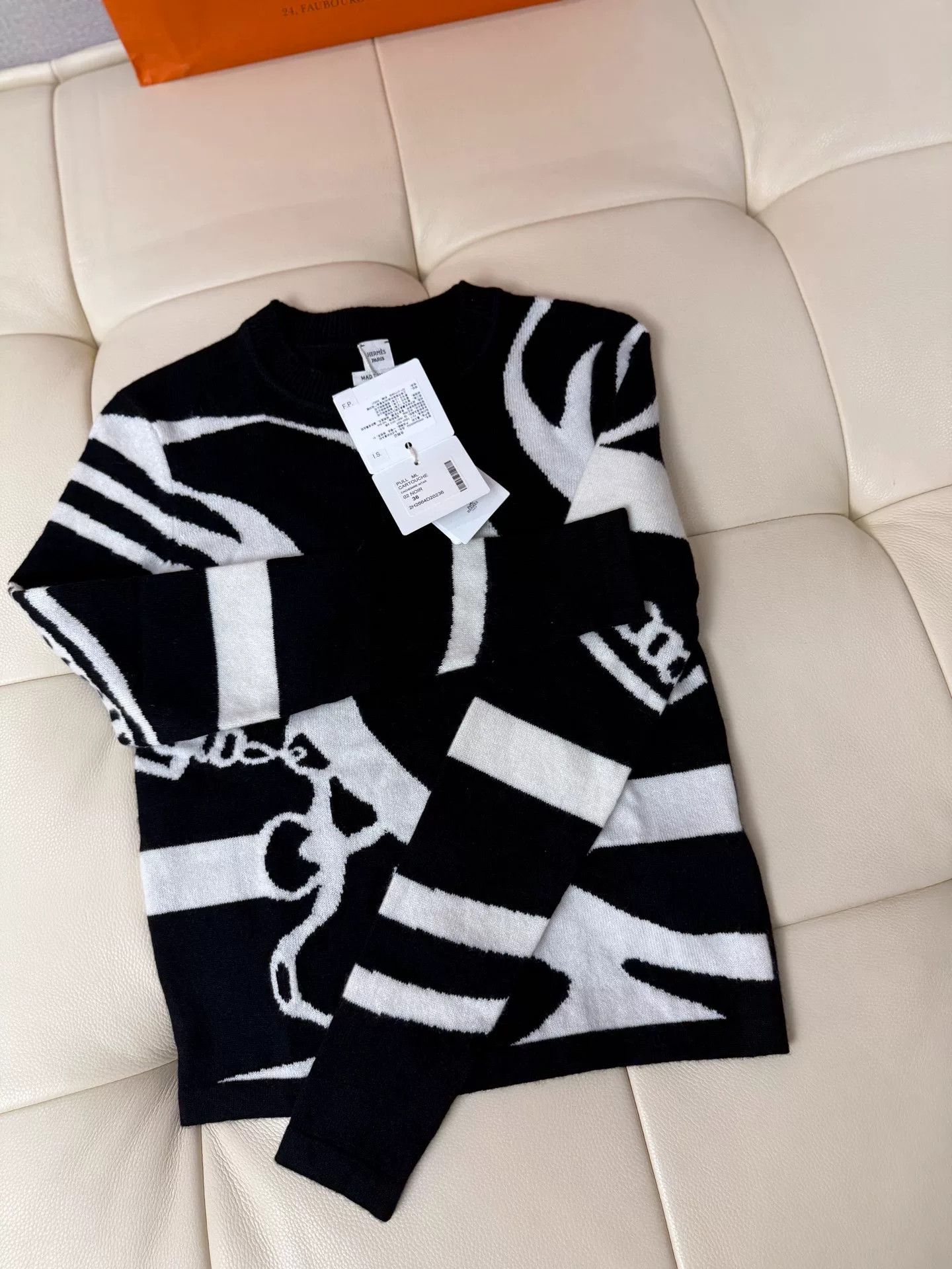 Hermes Hermes Black White Chain Knit Sweater Size US S / EU 44-46 / 1 - 4 Thumbnail