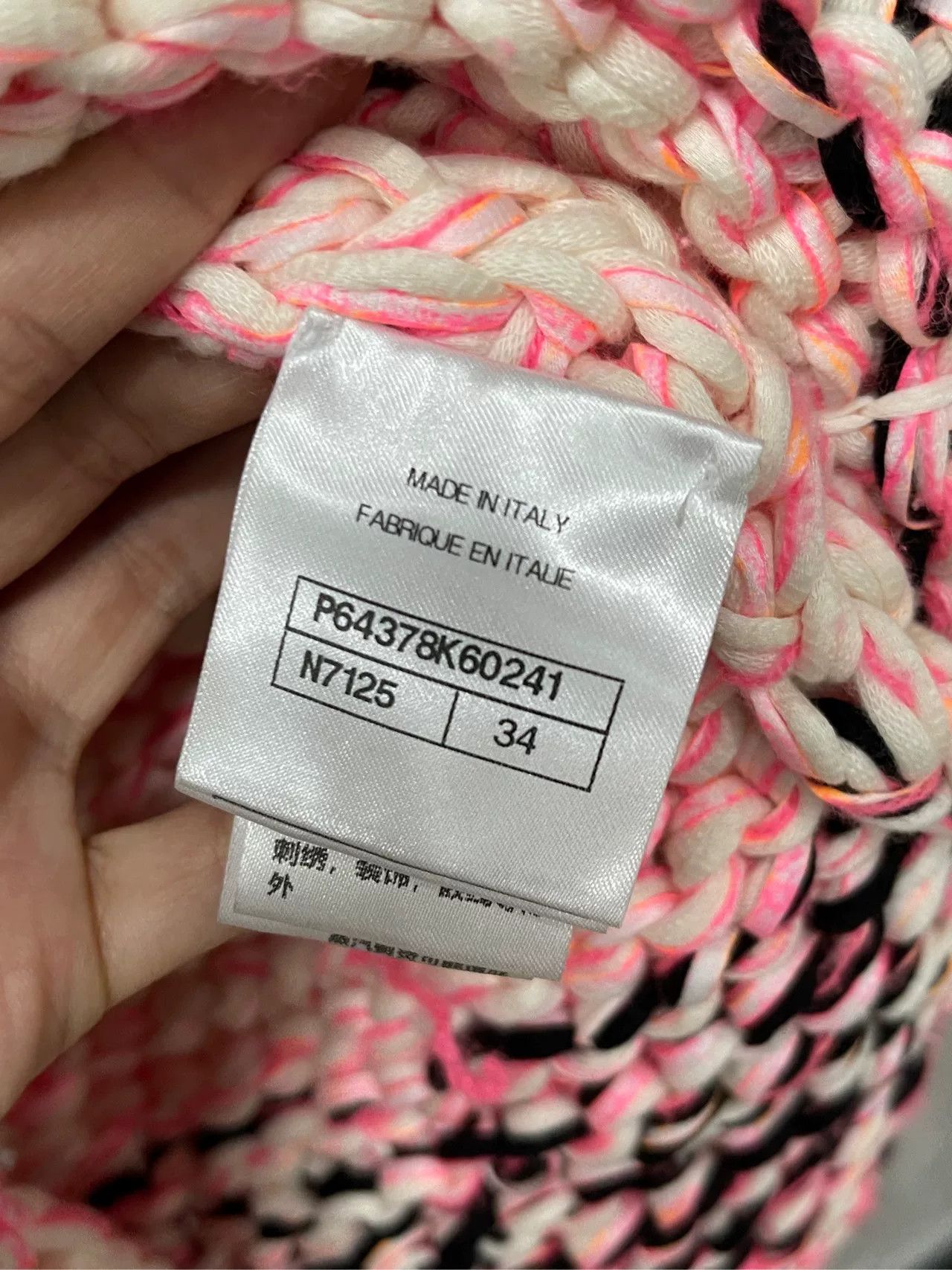 Chanel Chanel Pink Bouclé Knit Cardigan Size US XS / EU 42 / 0 - 7 Thumbnail
