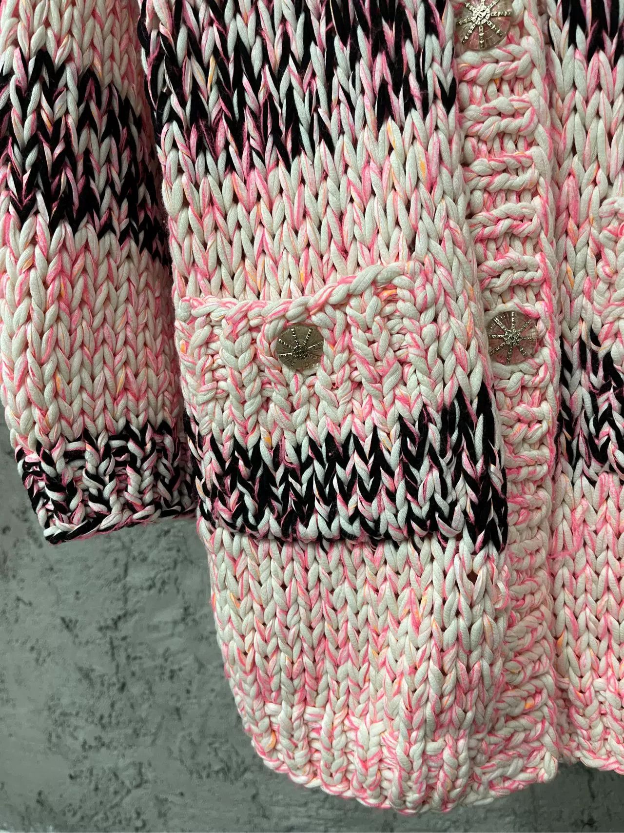 Chanel Chanel Pink Bouclé Knit Cardigan Size US XS / EU 42 / 0 - 5 Thumbnail
