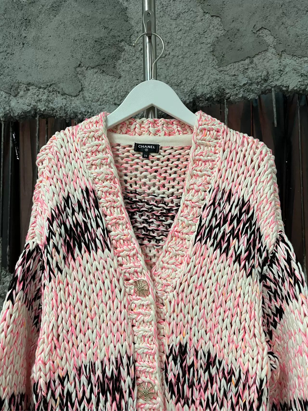 Chanel Chanel Pink Bouclé Knit Cardigan Size US XS / EU 42 / 0 - 3 Thumbnail