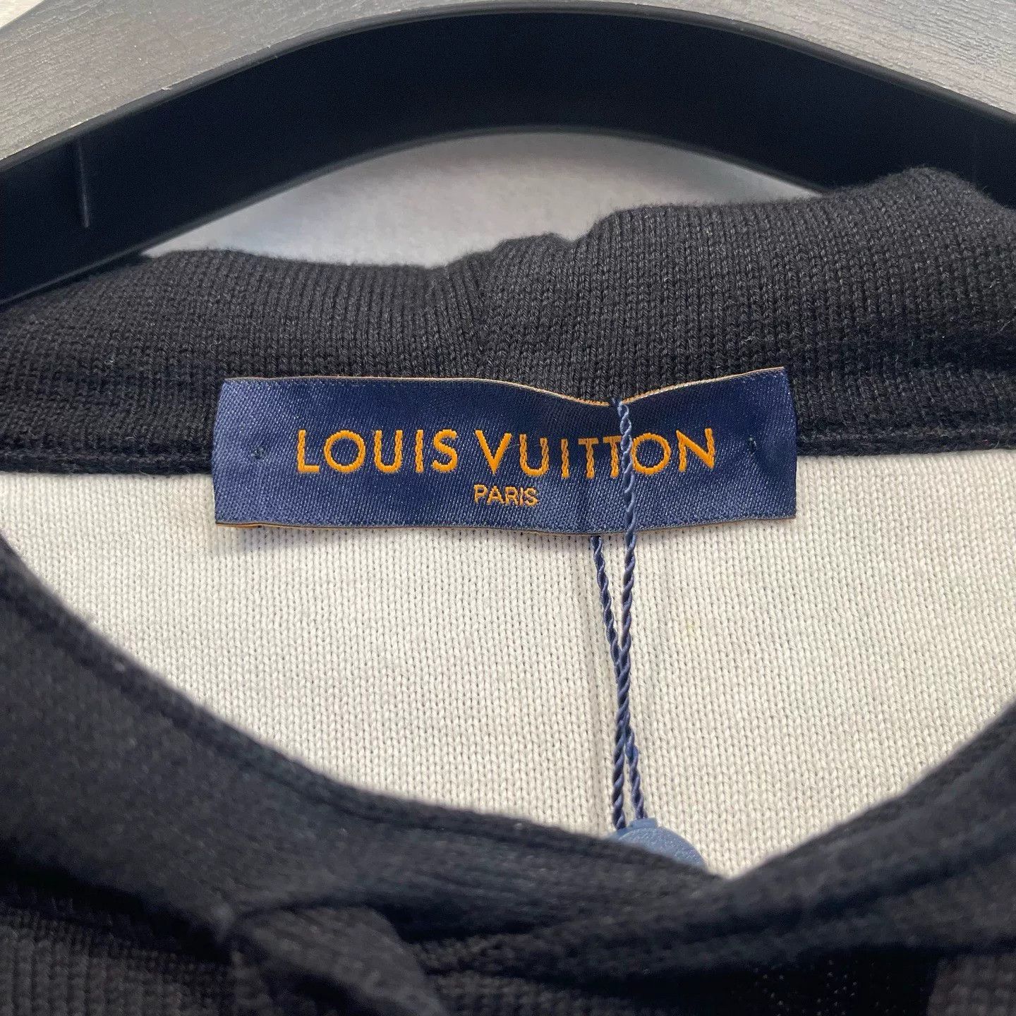 Louis Vuitton LV Gradient Logo Print Hoodie XL Size US XL / EU 56 / 4 - 3 Thumbnail