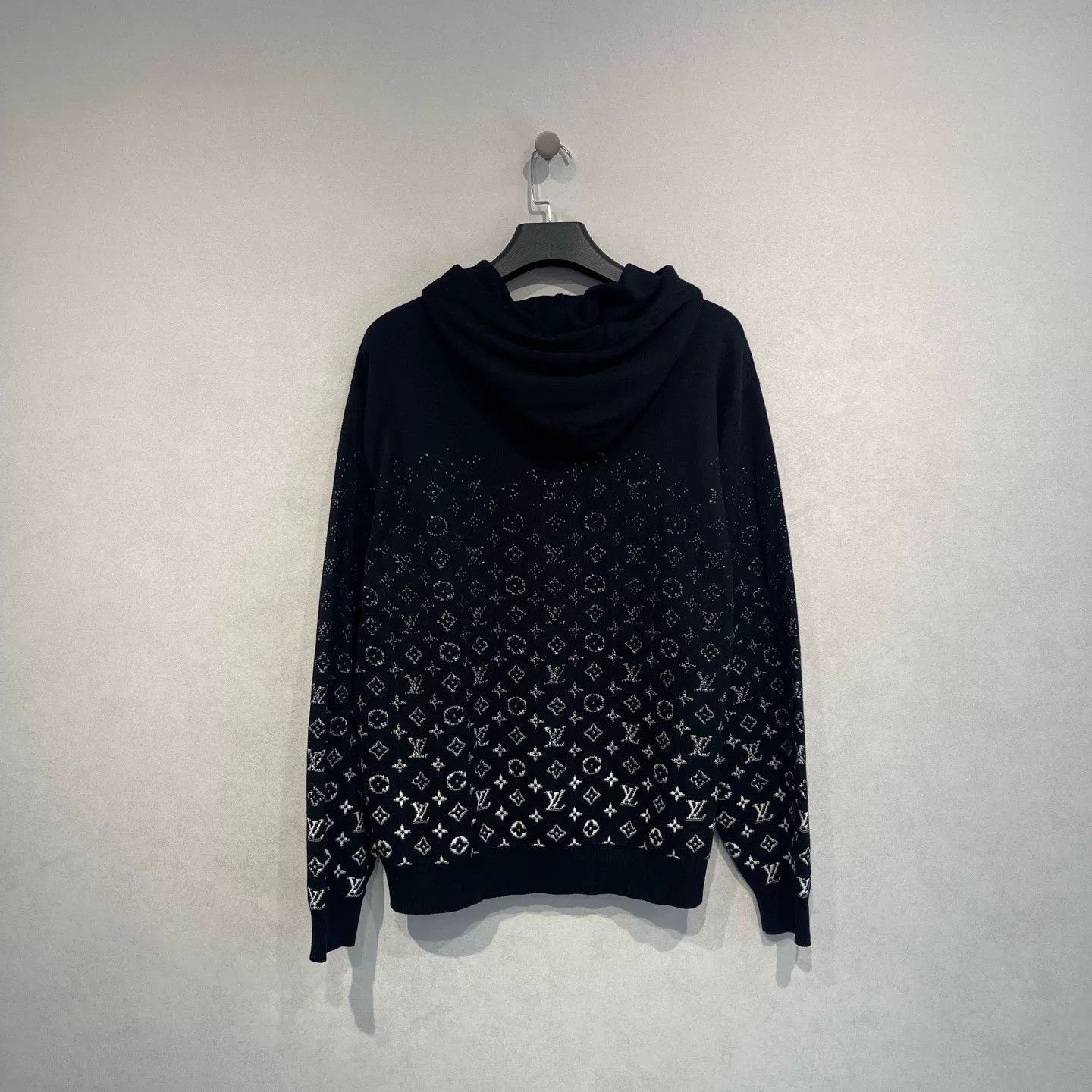 Louis Vuitton LV Gradient Logo Print Hoodie XL Size US XL / EU 56 / 4 - 2 Thumbnail