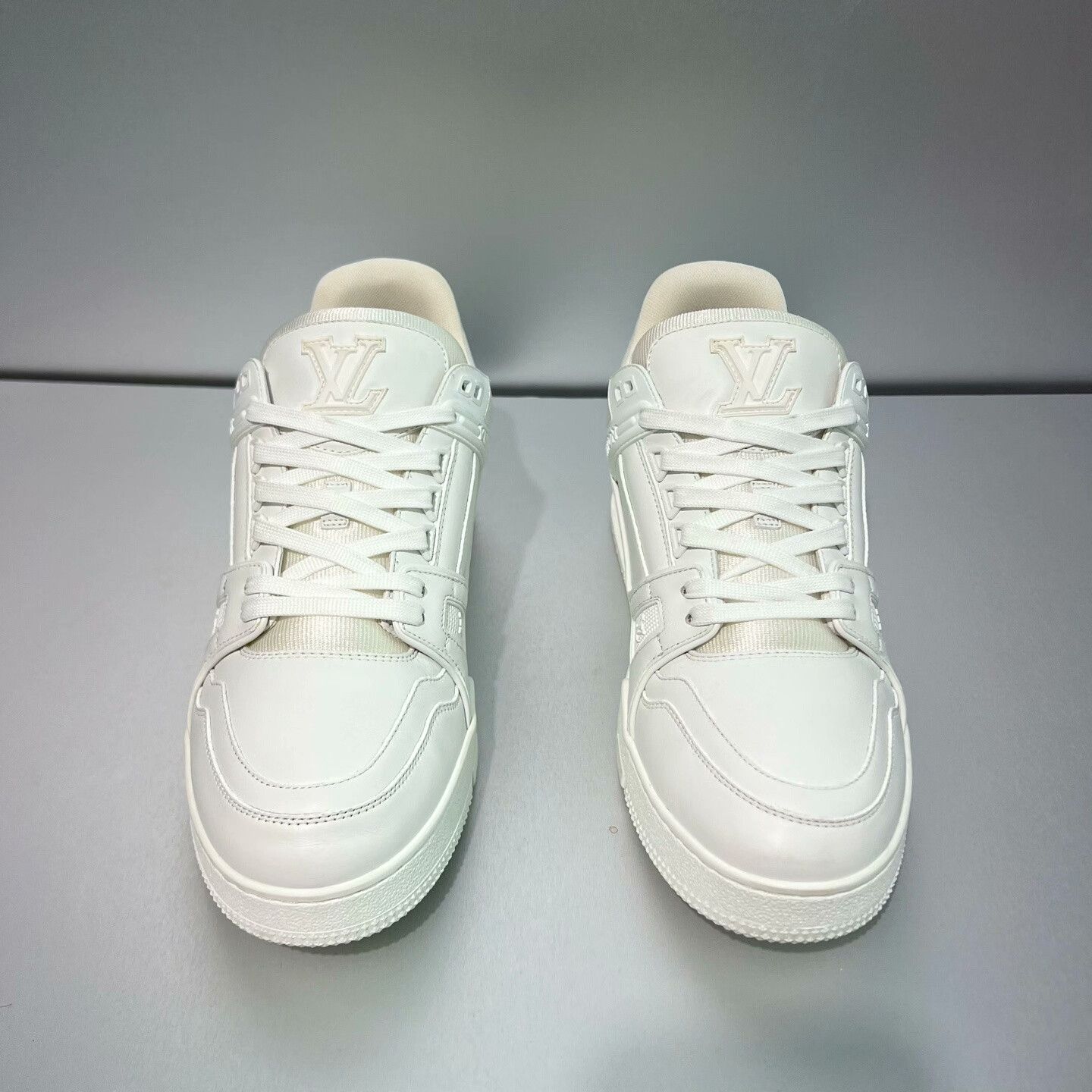Louis Vuitton Louis Vuitton Trainer White Sneakers Size US 9 / EU 42 - 2 Thumbnail
