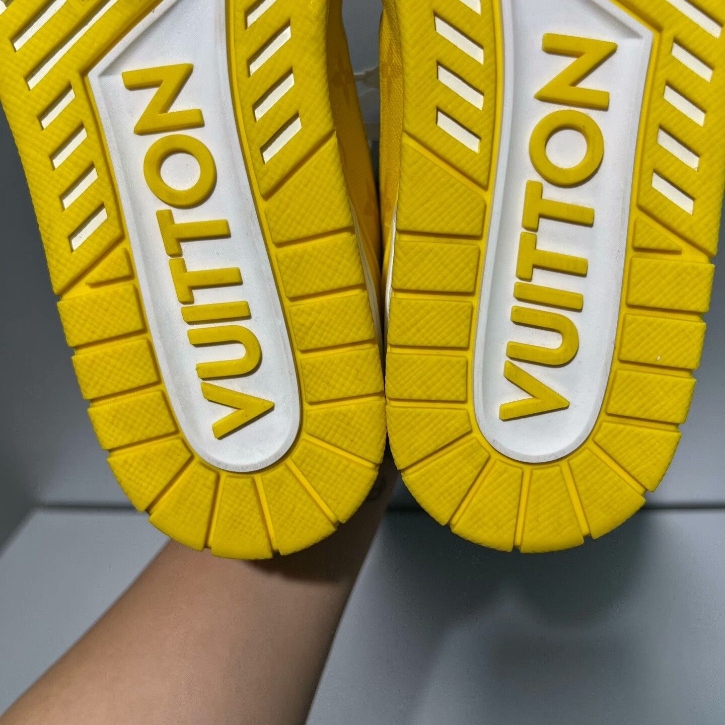 Louis Vuitton Louis Vuitton Trainer White Yellow Sneakers Size US 8.5 / EU 41-42 - 9 Thumbnail