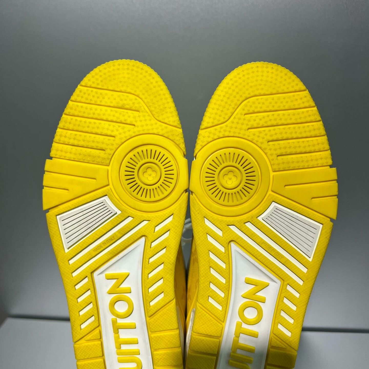 Louis Vuitton Louis Vuitton Trainer White Yellow Sneakers Size US 8.5 / EU 41-42 - 8 Thumbnail