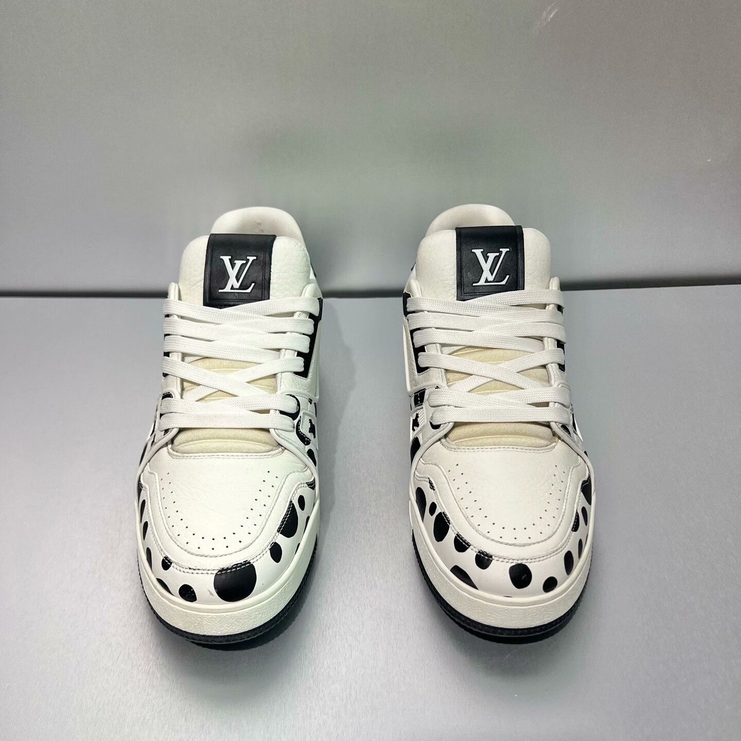 Louis Vuitton Louis Vuitton Trainer Yayoi Kusama Polka Dot Size US 8.5 / EU 41-42 - 2 Thumbnail