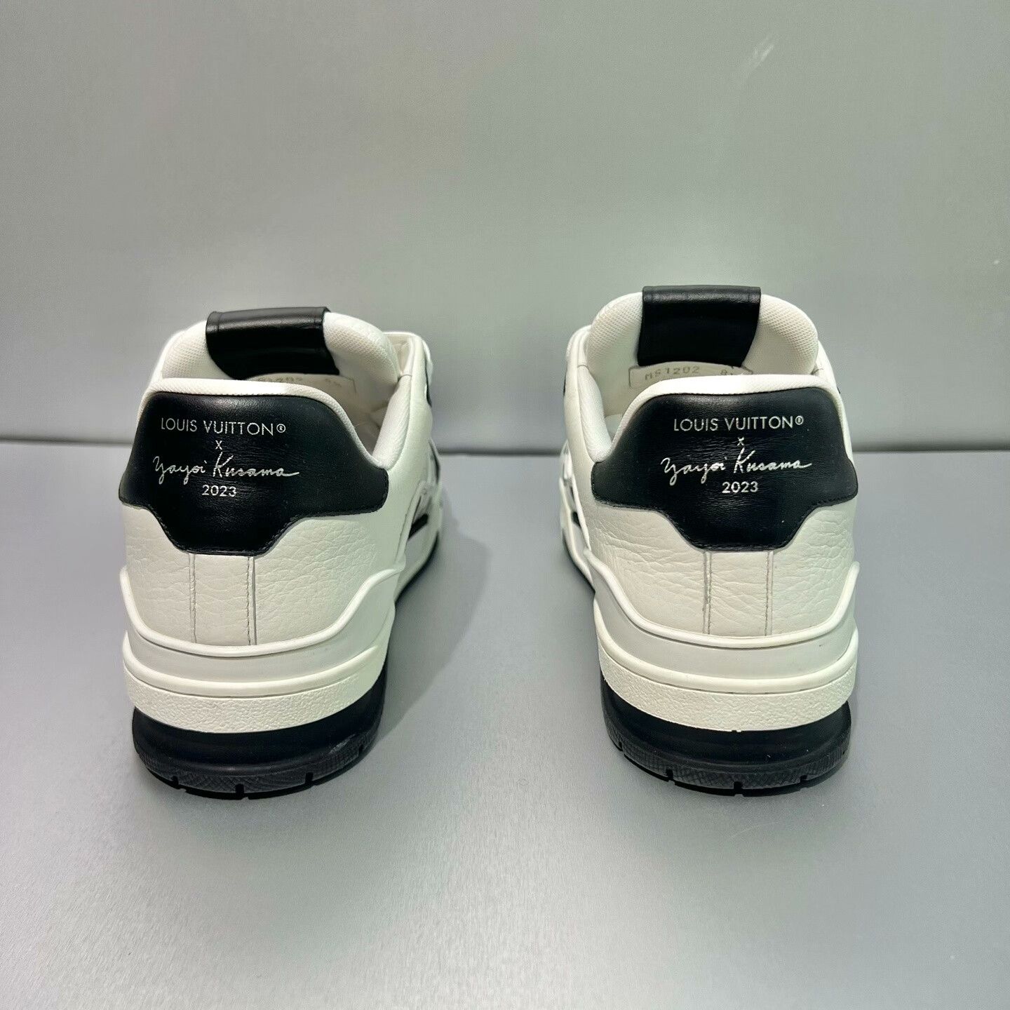 Louis Vuitton Louis Vuitton Trainer Yayoi Kusama Polka Dot Size US 8.5 / EU 41-42 - 5 Thumbnail