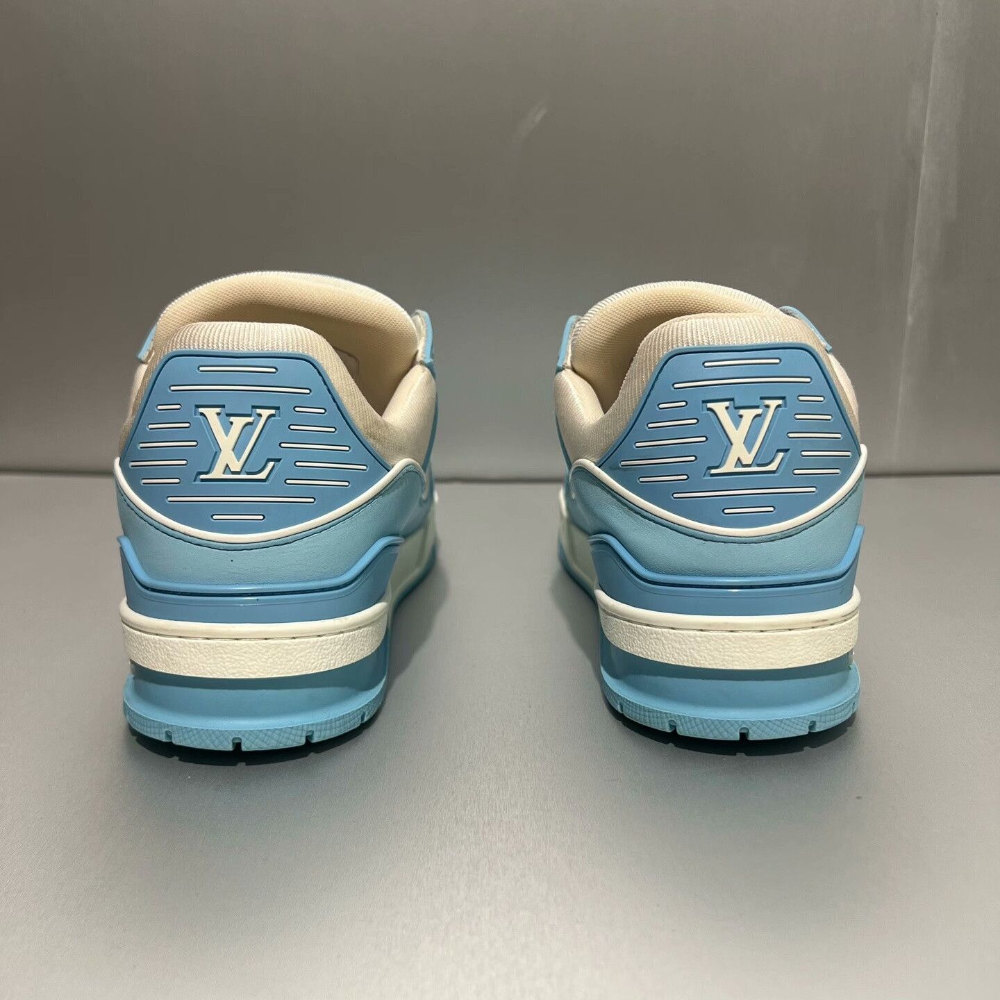 Louis Vuitton Louis Vuitton Trainer White Blue Sneakers Size US 8.5 / EU 41-42 - 5 Thumbnail