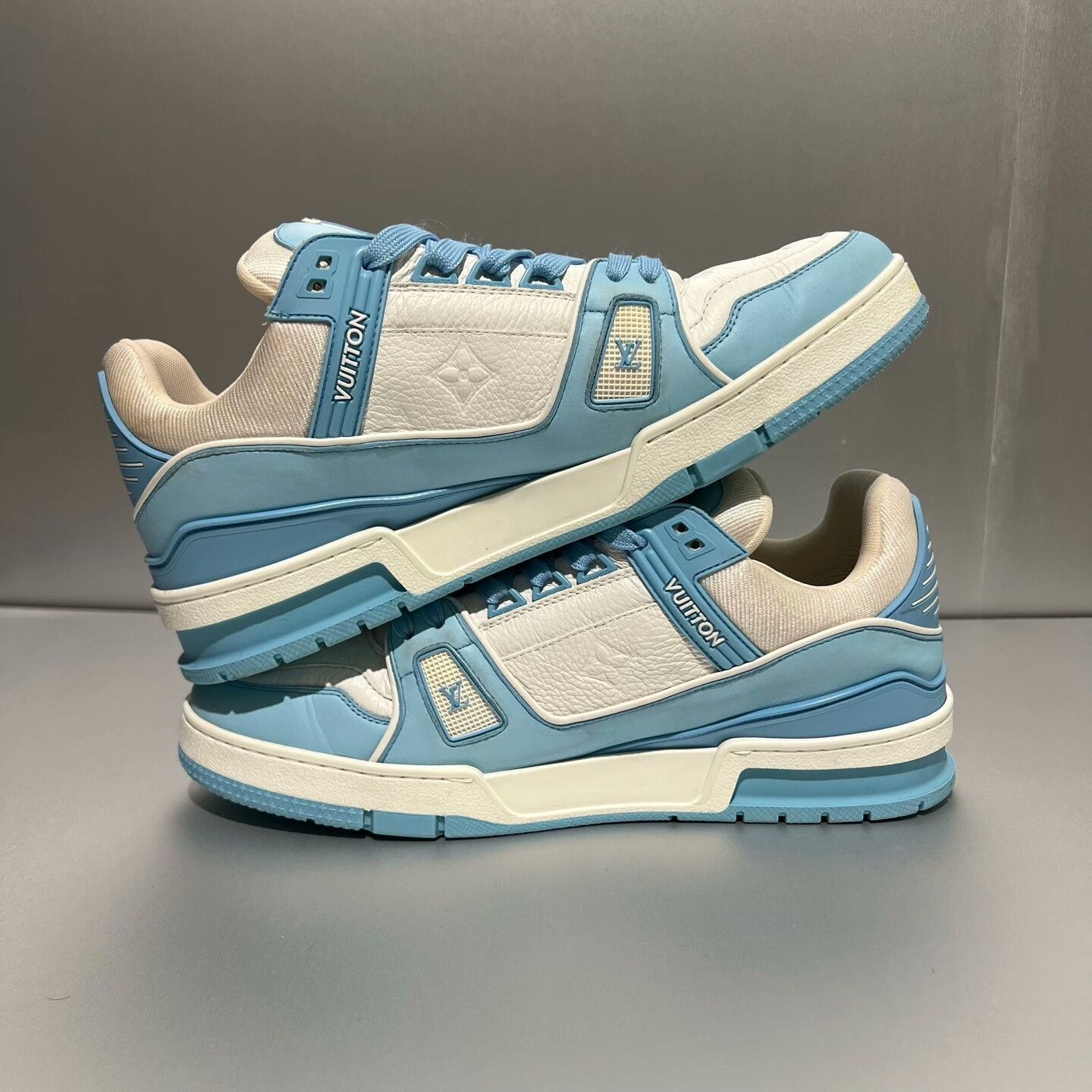 Louis Vuitton Louis Vuitton Trainer White Blue Sneakers Size US 8.5 / EU 41-42 - 4 Thumbnail
