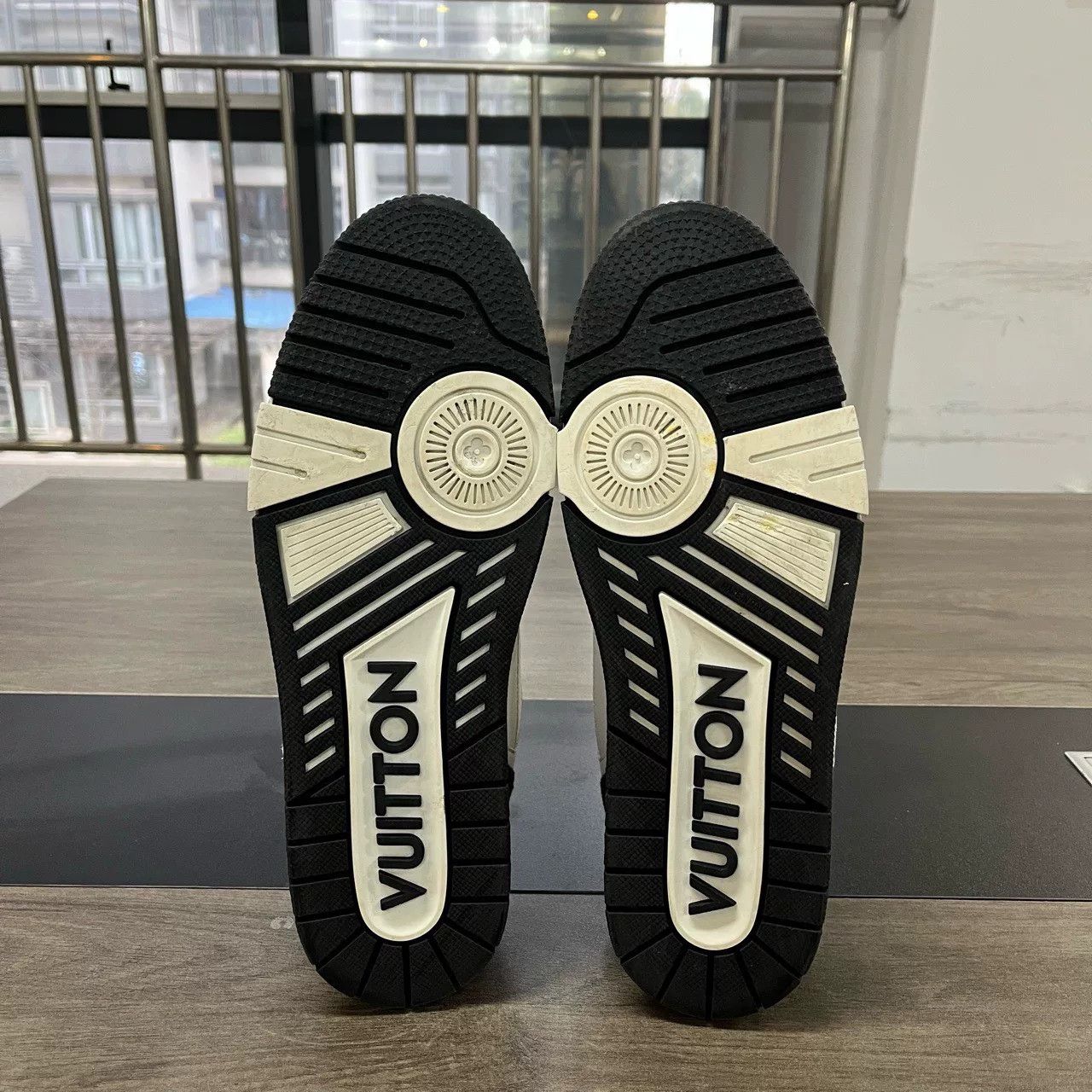 Louis Vuitton LV Trainer Black White Velcro Size 44 Size US 10.5 / EU 43-44 - 6 Thumbnail