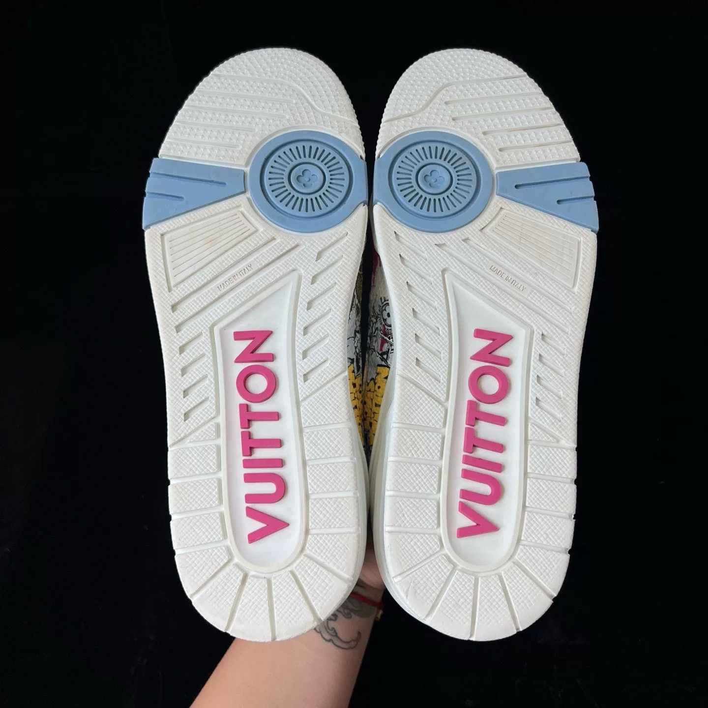 Louis Vuitton Louis Vuitton Trainer Graffiti Sneakers Size US 8.5 / EU 41-42 - 7 Thumbnail