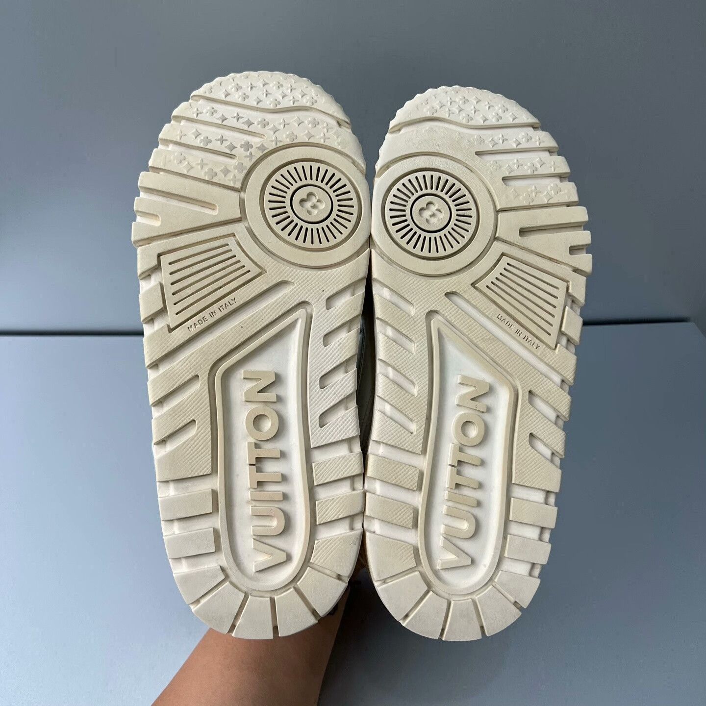 Louis Vuitton Louis Vuitton Trainer Maxi New Size US 8 / EU 41 - 8 Thumbnail