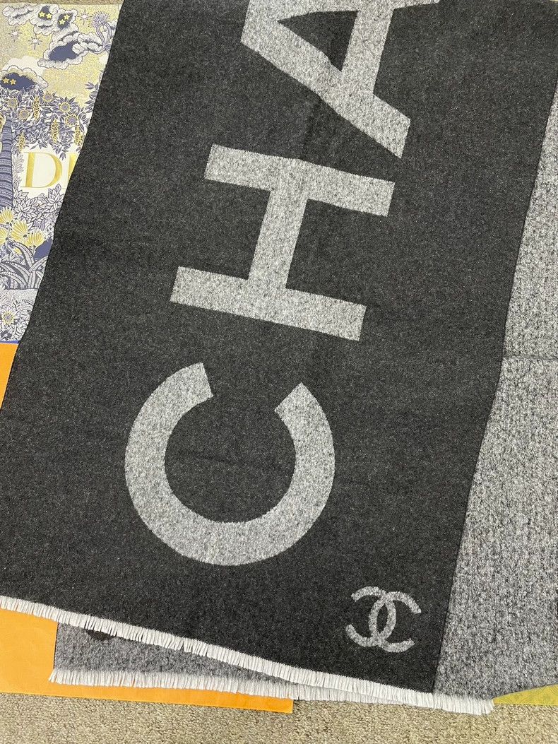 Chanel Chanel Gray Logo Cashmere Scarf Size ONE SIZE - 2 Thumbnail