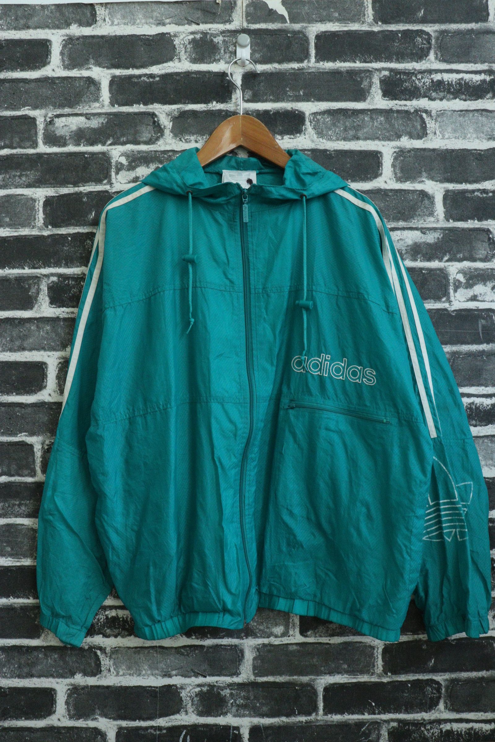 80s ADIDAS Windbreaker hoodie jacket GREEN embroidery logo warming up training jacket? Street wear/windy wear/active wear Size L