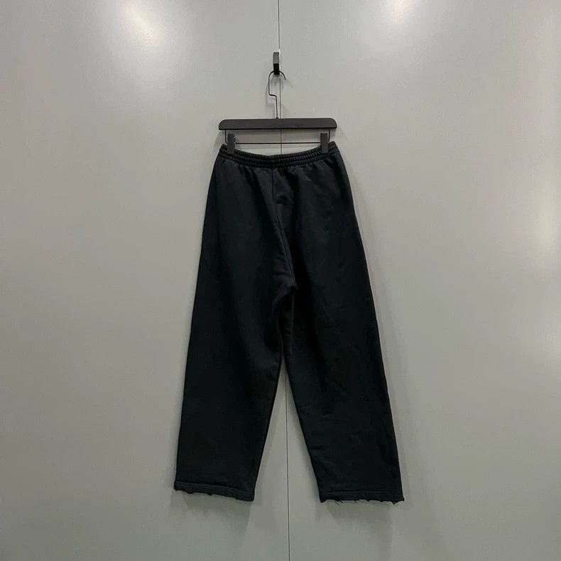 Balenciaga Balenciaga Distressed Logo Print Pants Size US 26 / EU 42 - 2 Thumbnail
