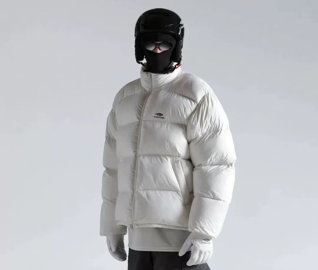 Balenciaga Balenciaga Unisex White Down Jacket Size US L / EU 52-54 / 3 - 6 Thumbnail