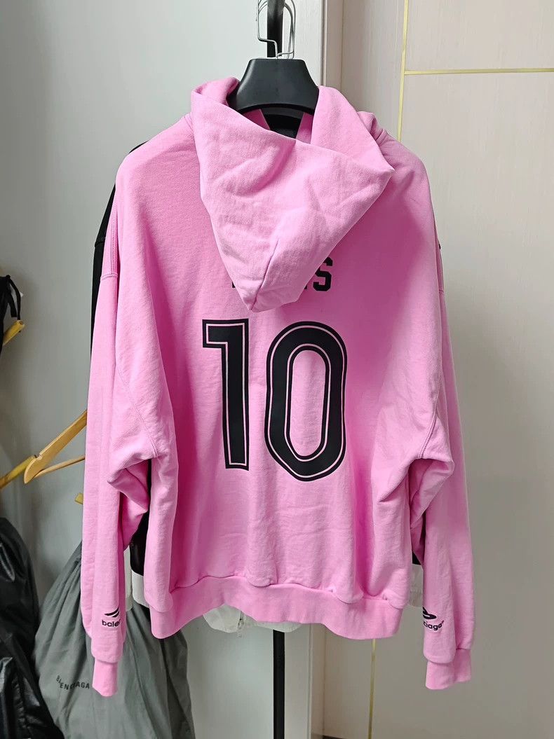 Balenciaga Balenciaga Manchester United Soccer Hoodie Size US XS / EU 42 / 0 - 2 Thumbnail