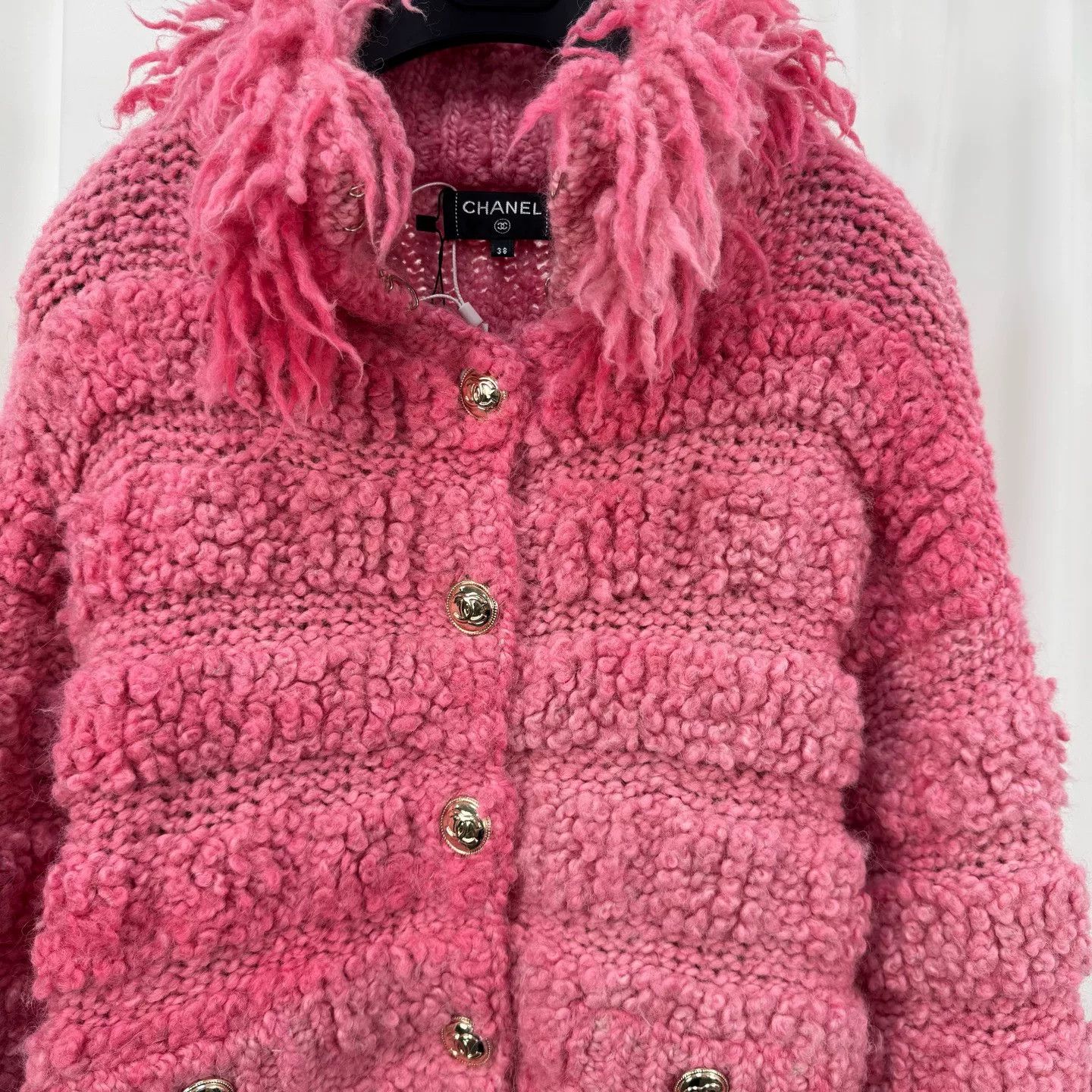 Chanel pink flamingo teddy knit jacket by chanel Size US M / EU 48-50 / 2 - 3 Thumbnail