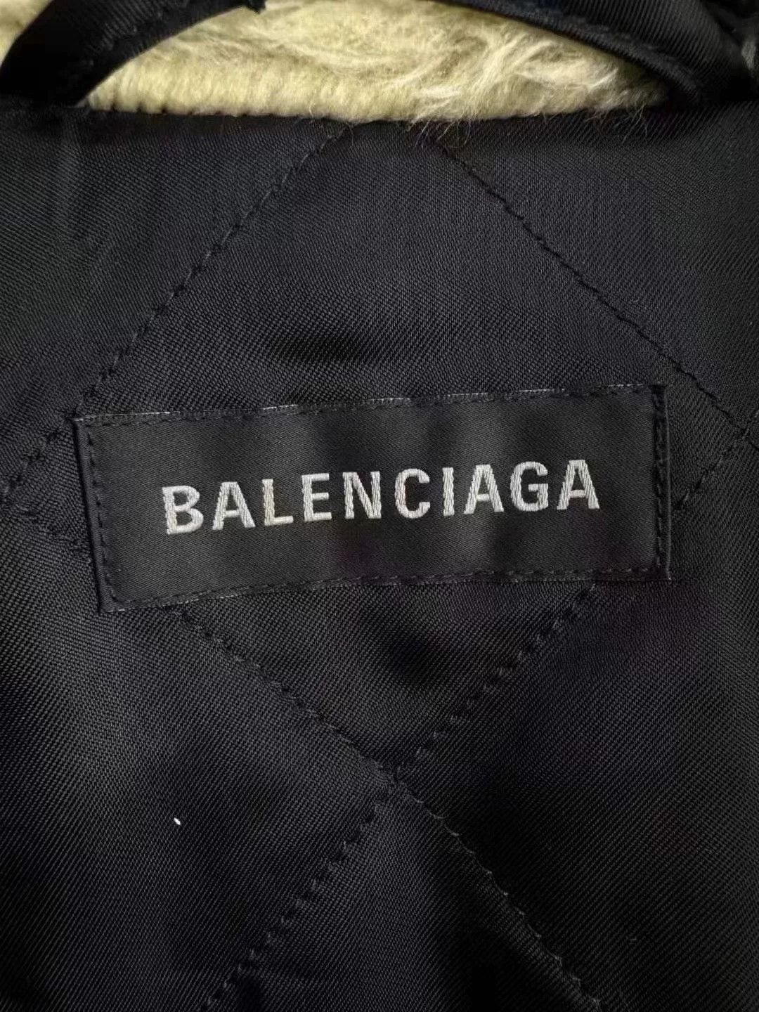Balenciaga Balenciaga Beige Teddy Bear Coat Size US XS / EU 42 / 0 - 3 Thumbnail