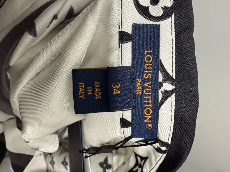 Louis Vuitton Louis Vuitton Monogram Silk Shirt Size US S / EU 44-46 / 1 - 3 Thumbnail