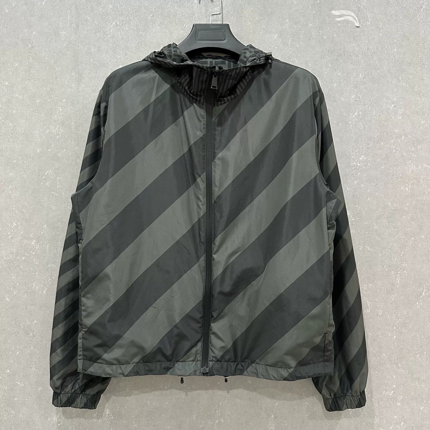Fendi Fendi Logo Print Reversible Jacket Size US XL / EU 56 / 4 - 5 Thumbnail