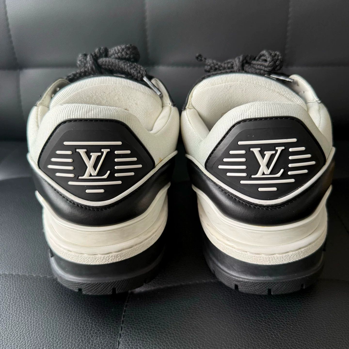 Louis Vuitton Louis Vuitton Trainer Black and White Maxi Low-Top Sneakers Size US 9 / EU 42 - 3 Thumbnail