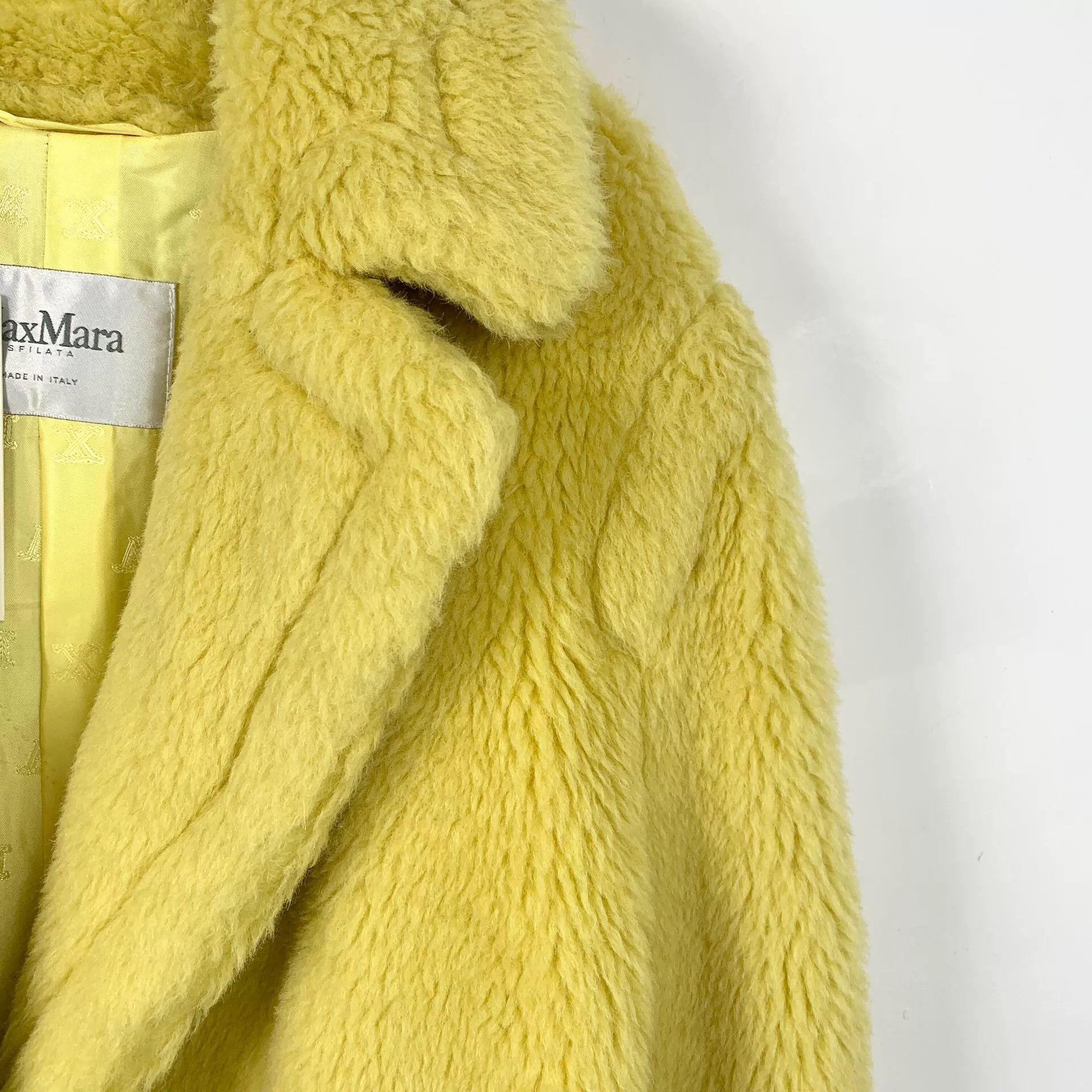 Max Mara maxmara teddy double-breasted coat in yellow Size US M / EU 48-50 / 2 - 3 Thumbnail
