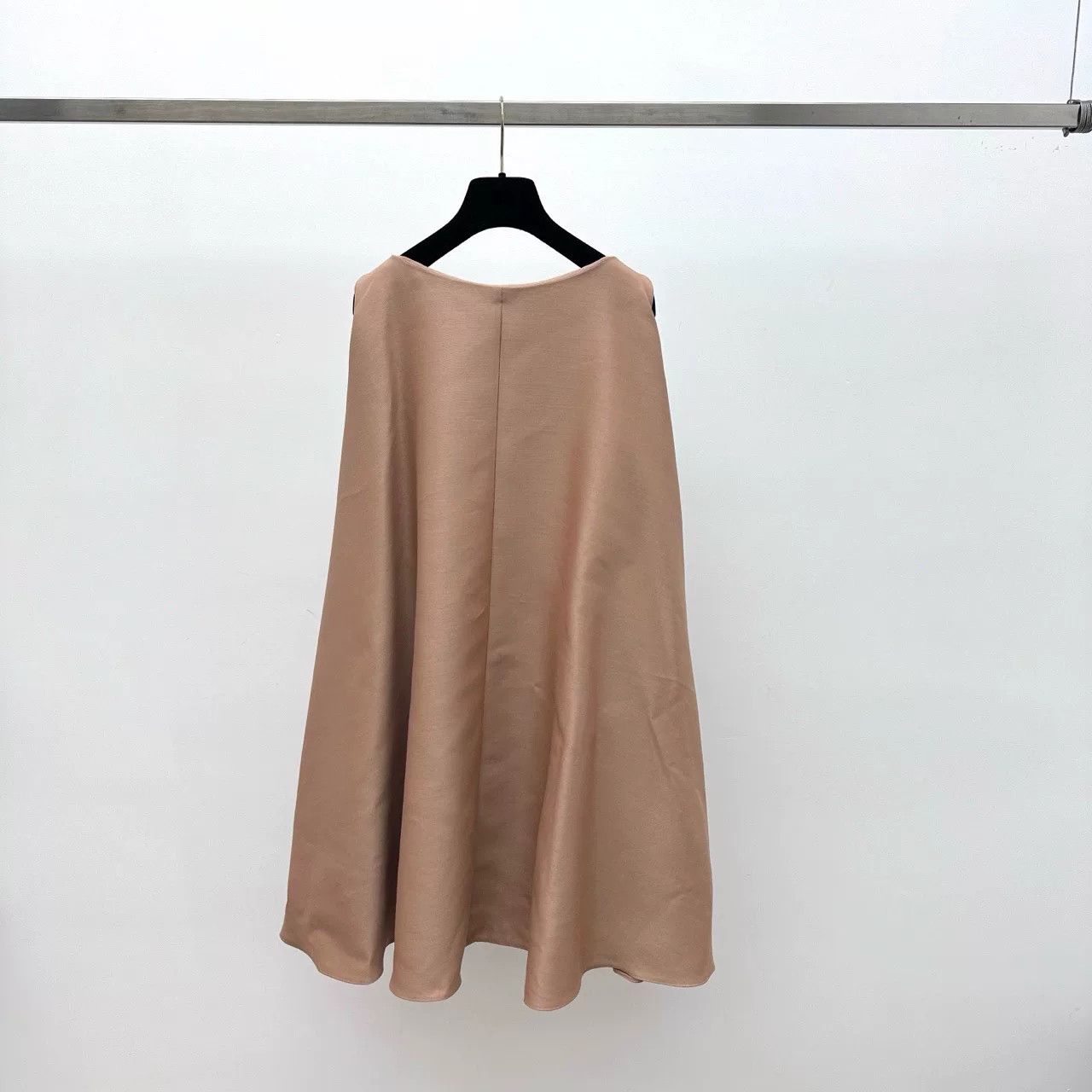 Dior new dior cape skirt size 40 Size US M / EU 48-50 / 2 - 3 Thumbnail