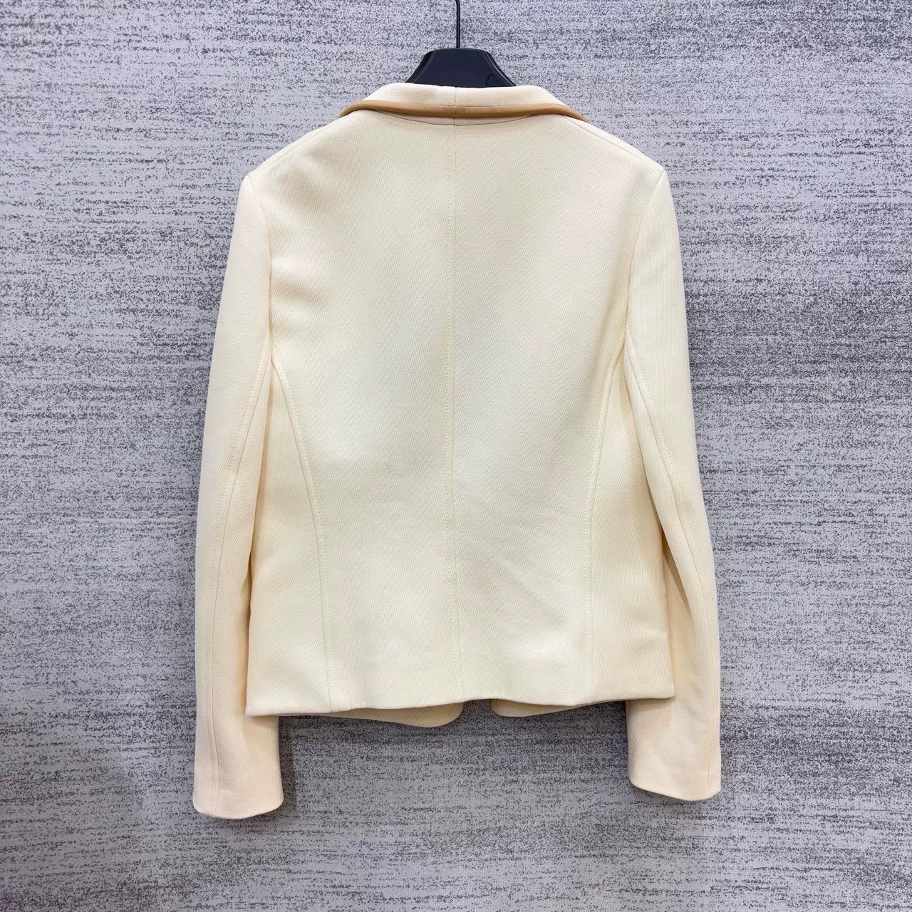 Hermes cream fitted long coat by hermes Size US M / EU 48-50 / 2 - 2 Thumbnail