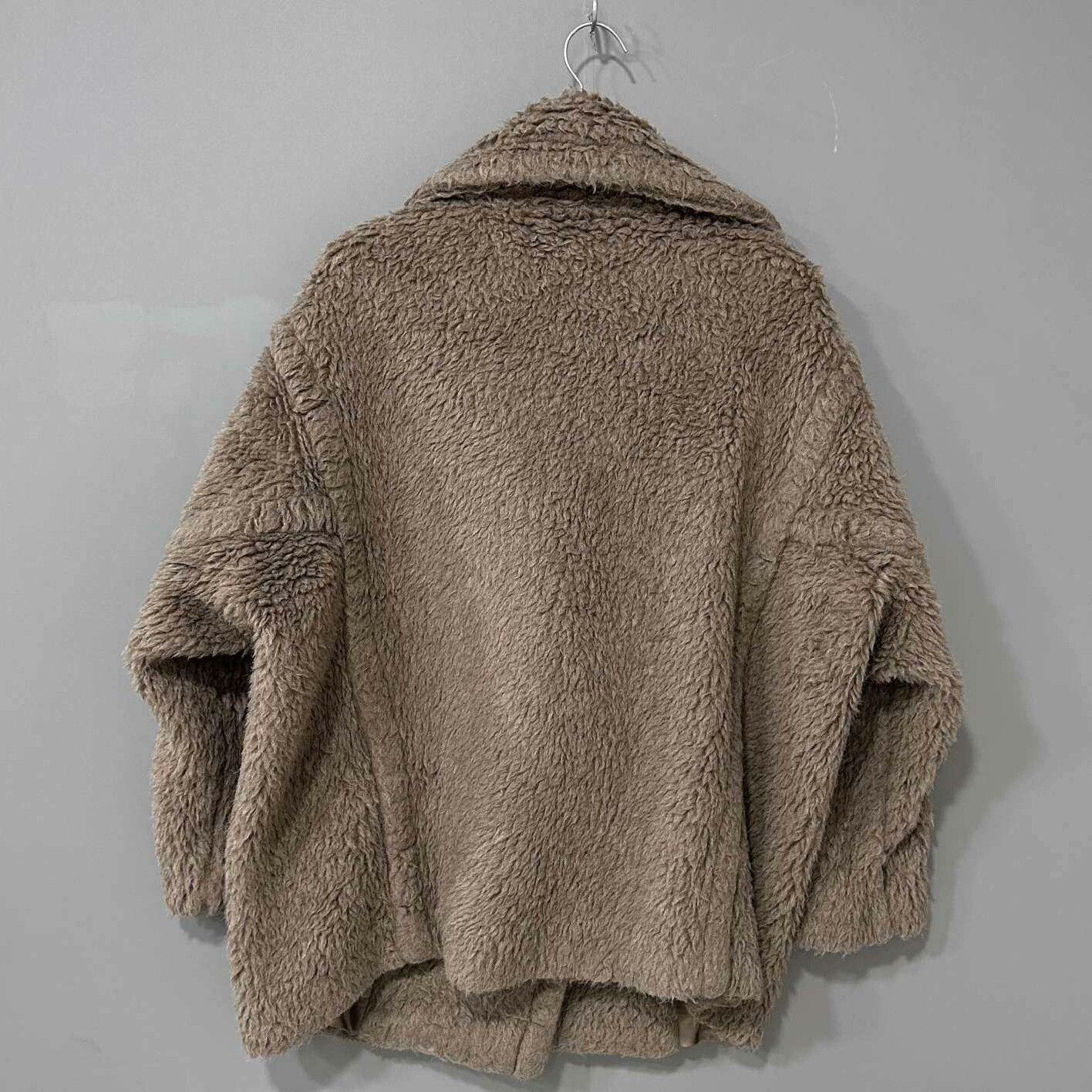 Max Mara stylish short teddy coat by maxmara Size US S / EU 44-46 / 1 - 3 Thumbnail