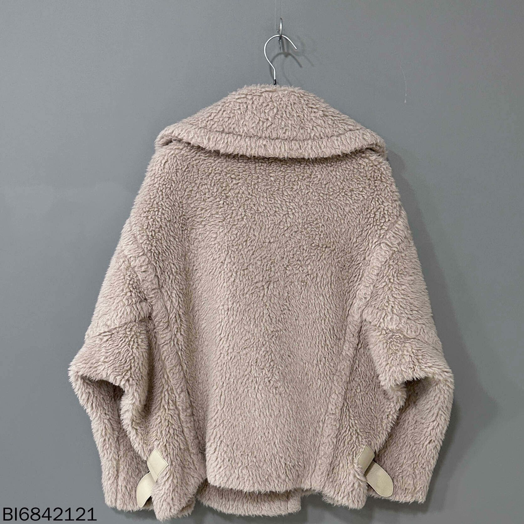 Max Mara classic short teddy coat by maxmara Size US M / EU 48-50 / 2 - 3 Thumbnail