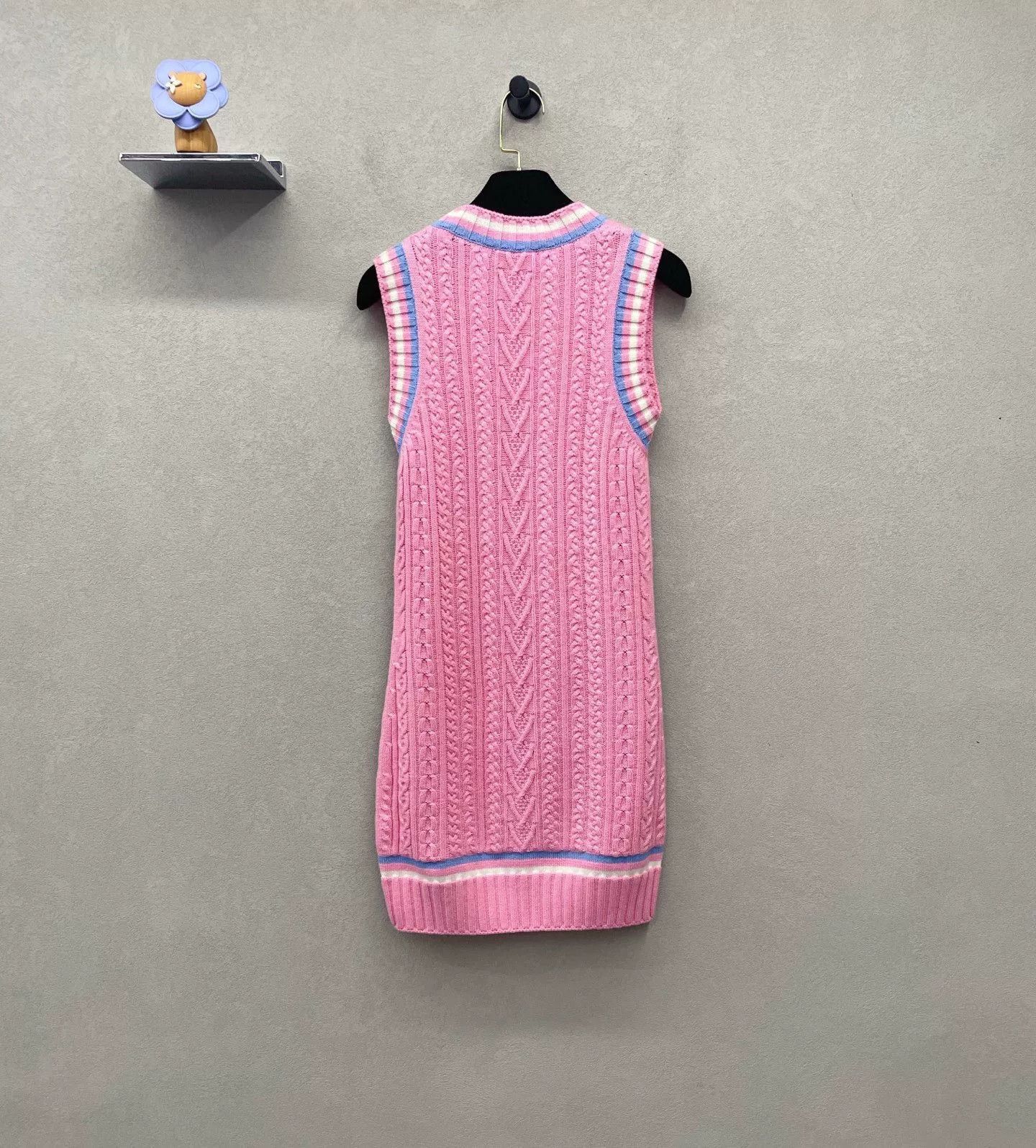 Chanel CHANEL Pink Striped Sleeveless Dress Size US XS / EU 42 / 0 - 3 Thumbnail