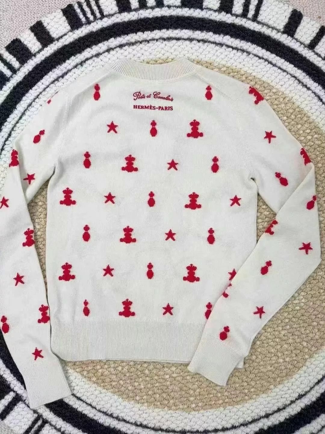 Hermes Hermès Cashmere Embroidered Sweater Size US S / EU 44-46 / 1 - 3 Thumbnail